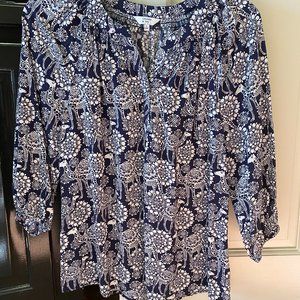 Crown & Ivy size small navy & white 3/4 sleeve top